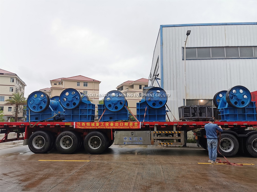 Primary jaw crusher loaded into container for global shipment